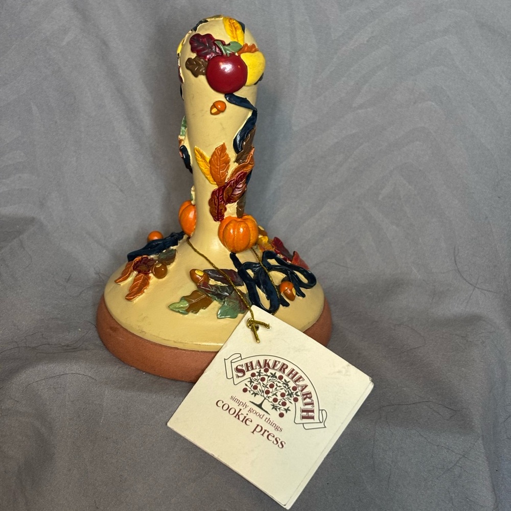 Vintage Shaker Hearth Autumn Cookie Press